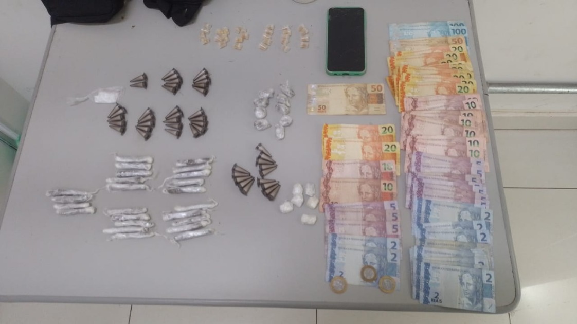 Adolescente é detido pela Força Tática com cocaína, crack, maconha e dinheiro no Jardim Paraíso