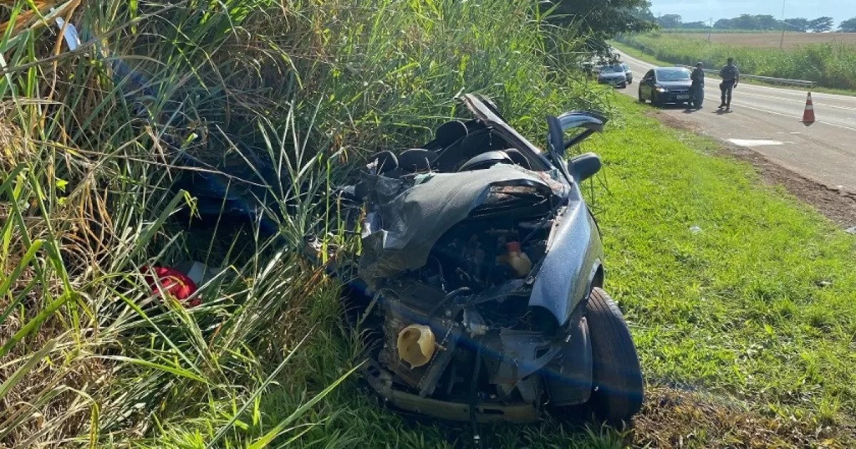 Bebê de 1 ano que ficou ferido em grave acidente na SP-255 segue internado na UTI em Araraquara