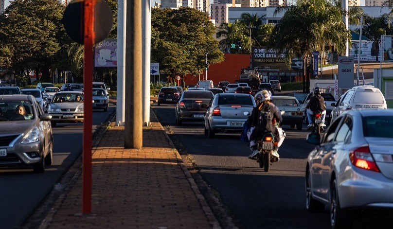 Atenção: vazamento interdita Via Expressa em Araraquara nesta segunda-feira (7)