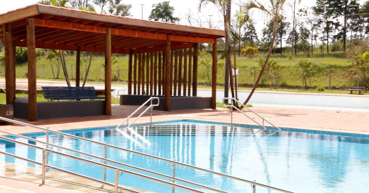 Prefeitura realiza neste sábado (12), exame médico grátis para uso das piscinas do Pinheirinho