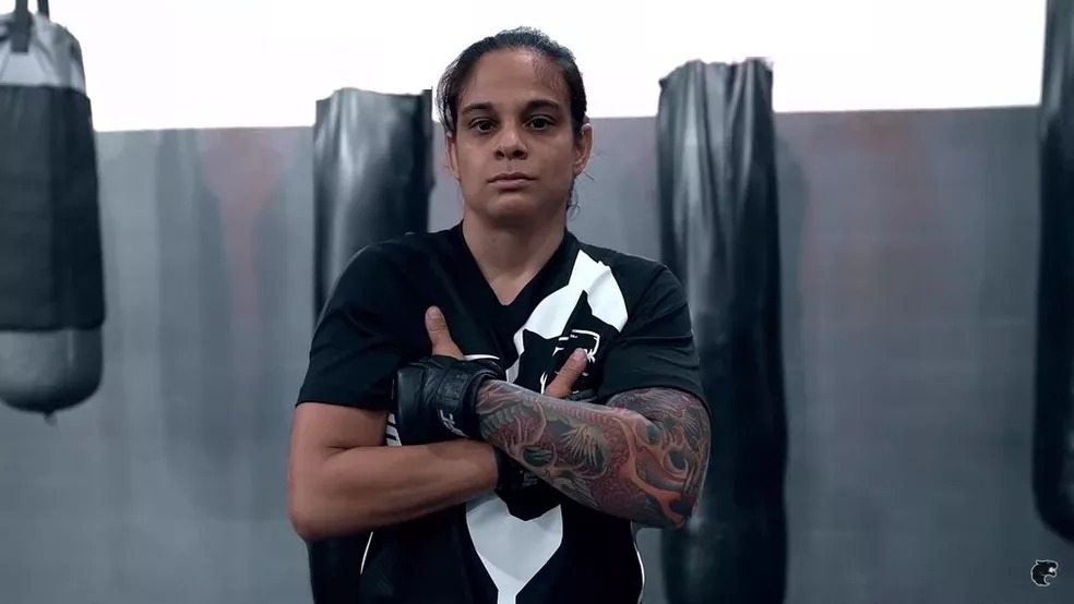 Ex-lutadora do UFC Livinha ganha liberdade após audiência em Araraquara e será solta