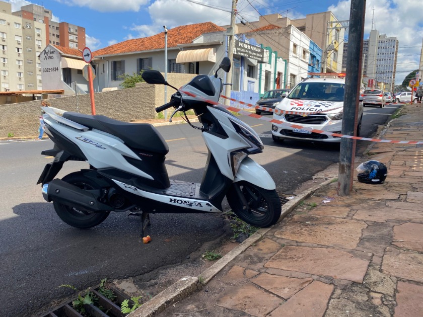 Homem fica ferido após ser atropelado por moto no Centro de Araraquara