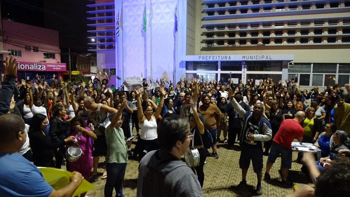 Se governo não sinalizar, greve geral dos servidores de Araraquara deve começar na terça; entenda