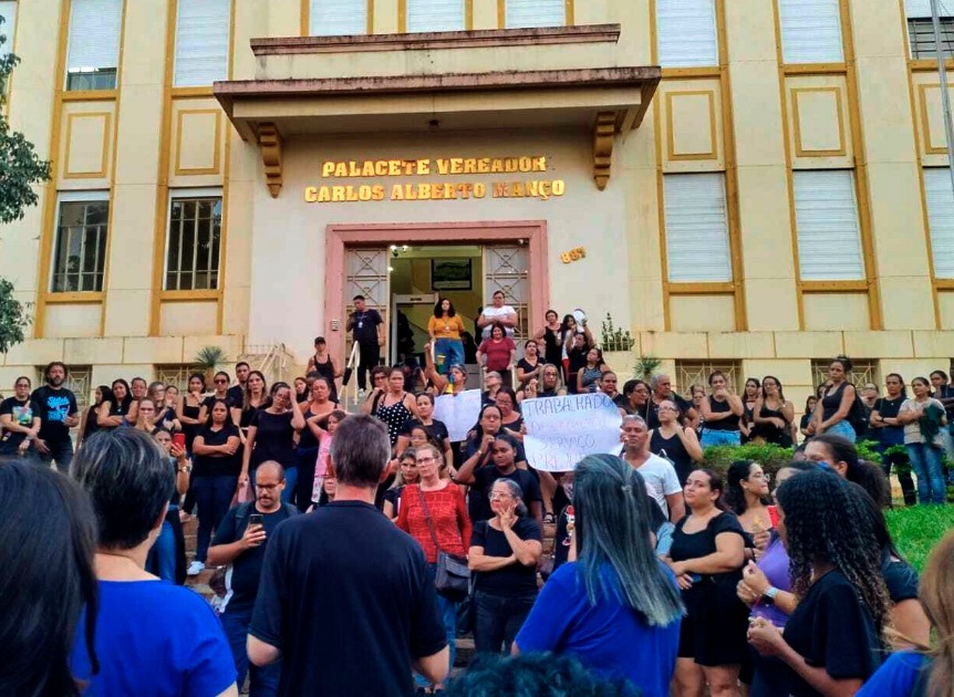 Servidores mantêm greve em Araraquara; Câmara tranca pauta de votações