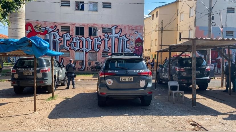 Com apoio da Cavalaria, BAEP realiza operação nos Oitis e prende homem por tráfico
