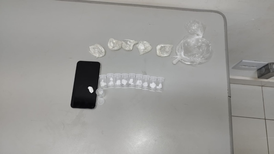 Pensionista é preso pela PM com cocaína em Américo Brasiliense