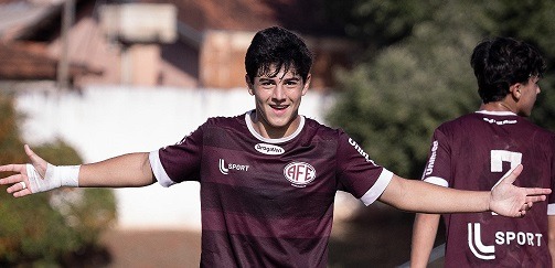 Conheça a promessa da Ferroviária, artilheiro do Paulista Sub-15 com mais de um gol por jogo