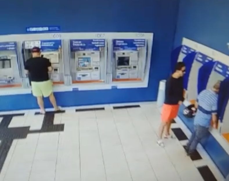 VÍDEO: Imagens revelam como golpistas furtaram R$ 4,5 mil de idoso em agência bancária na Vila Xavier