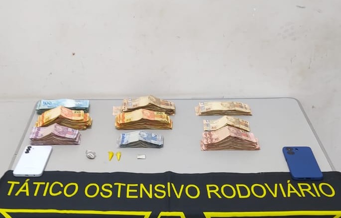 Homem é preso pelo TOR com drogas e R$ 20 mil em dinheiro na SP-255 em Araraquara