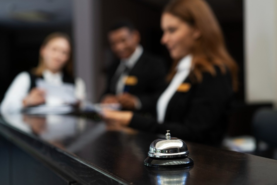 PAT de Araraquara divulga vagas para hotel, loja e restaurante nesta quinta; confira a lista