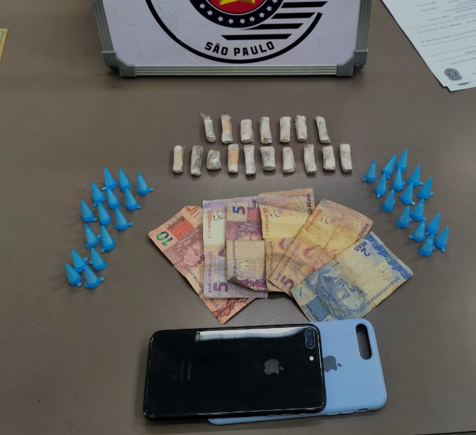Adolescente é detido com maconha, cocaína e dinheiro após tentar fugir da PM no Parque São Paulo