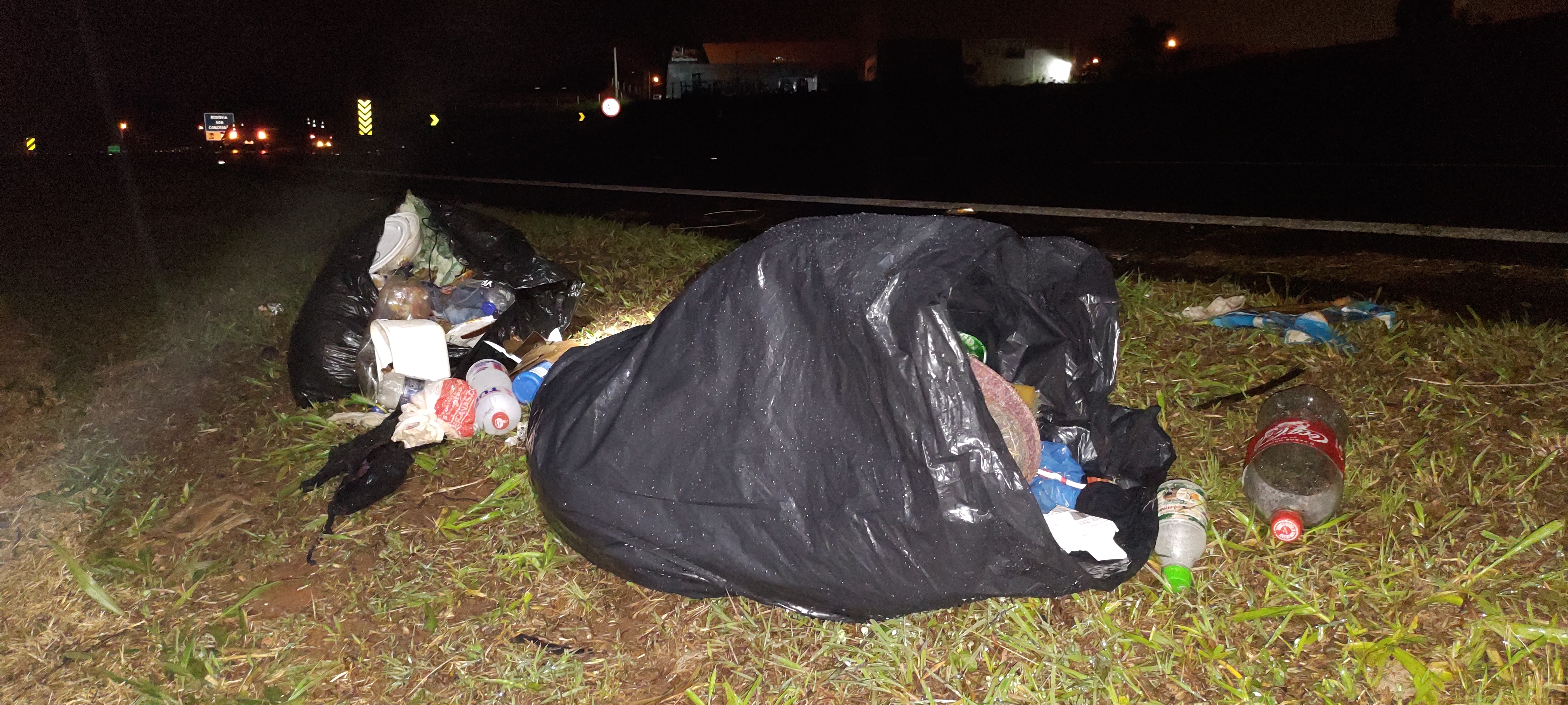 Homem morre atropelado por vários veículos na SP-255