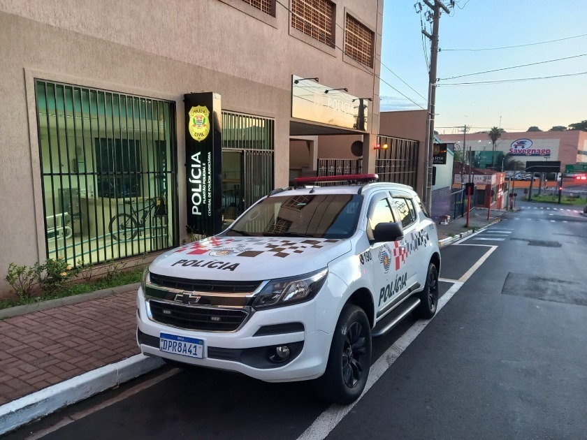 PM prende ladrão e recupera moto furtada em estacionamento de supermercado na Vila Velosa