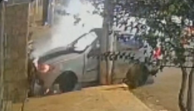 VÍDEO: Câmeras de segurança flagram perseguição do TOR a carro com crack e colisão em Boa Esperança do Sul