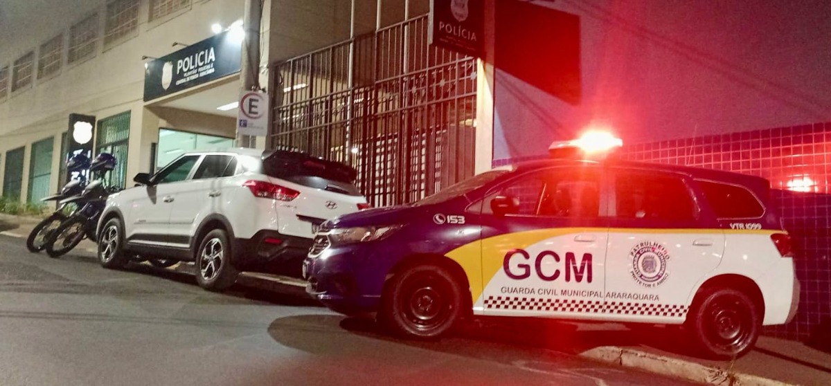 Motorista é preso pela GCM com carro roubado e clonado no Centro de Araraquara