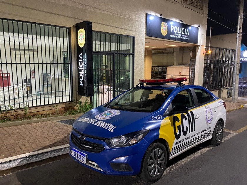 Ladrão é preso pela GCM após furtar ferragens de obra na Vila Suconasa