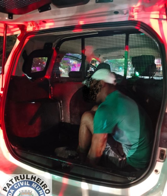Homem com 30 passagens criminais é preso pela GCM após agredir ex-namorada no Centro de Araraquara