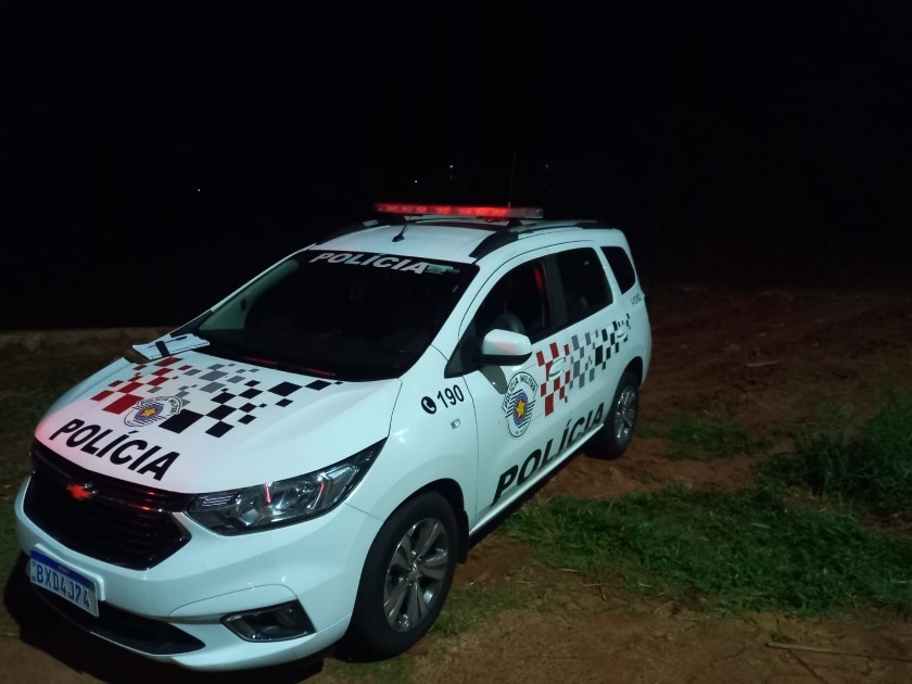 Jovem é rendido por dupla de moto e tem celular roubado no Jardim América