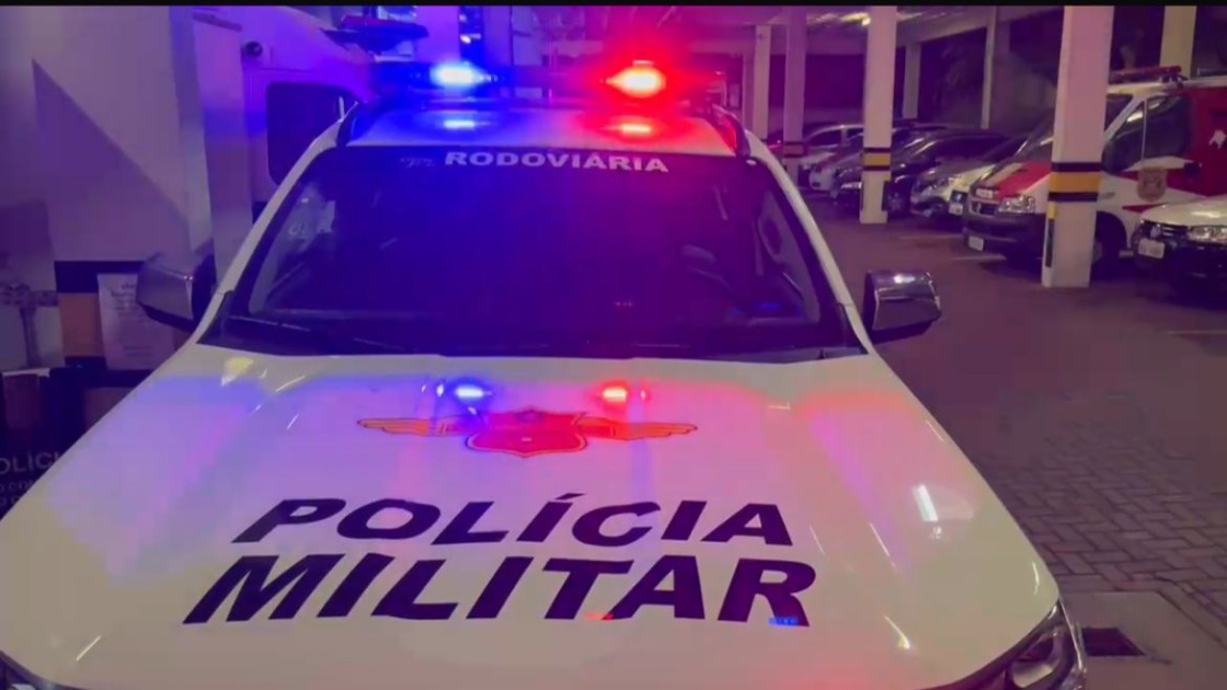 Policial Militar Rodoviária quase é atropelada e denuncia médico por injúria no Quitandinha