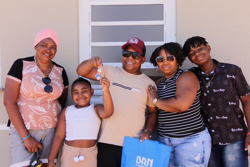 Após atrasos, mais de 400 famílias recebem casas do Residencial São Lucas em Araraquara