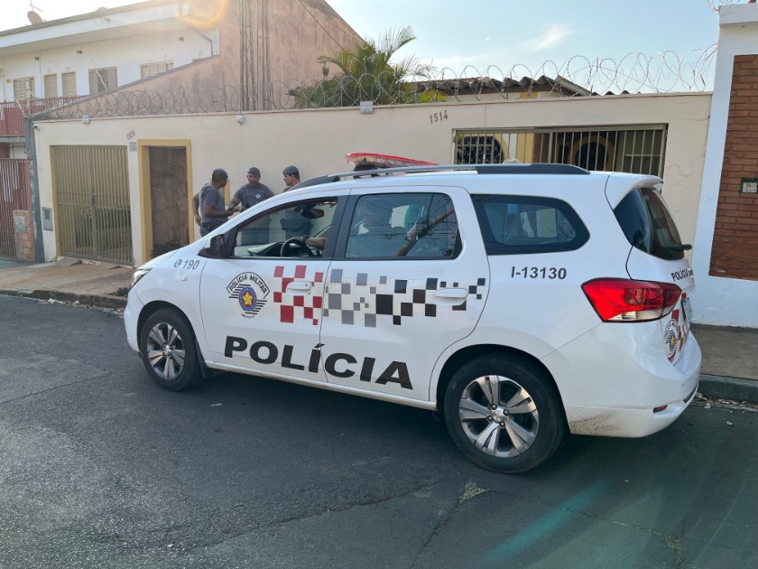 Jovem é rendido e tem celular roubado por dupla de moto no Parque São Paulo