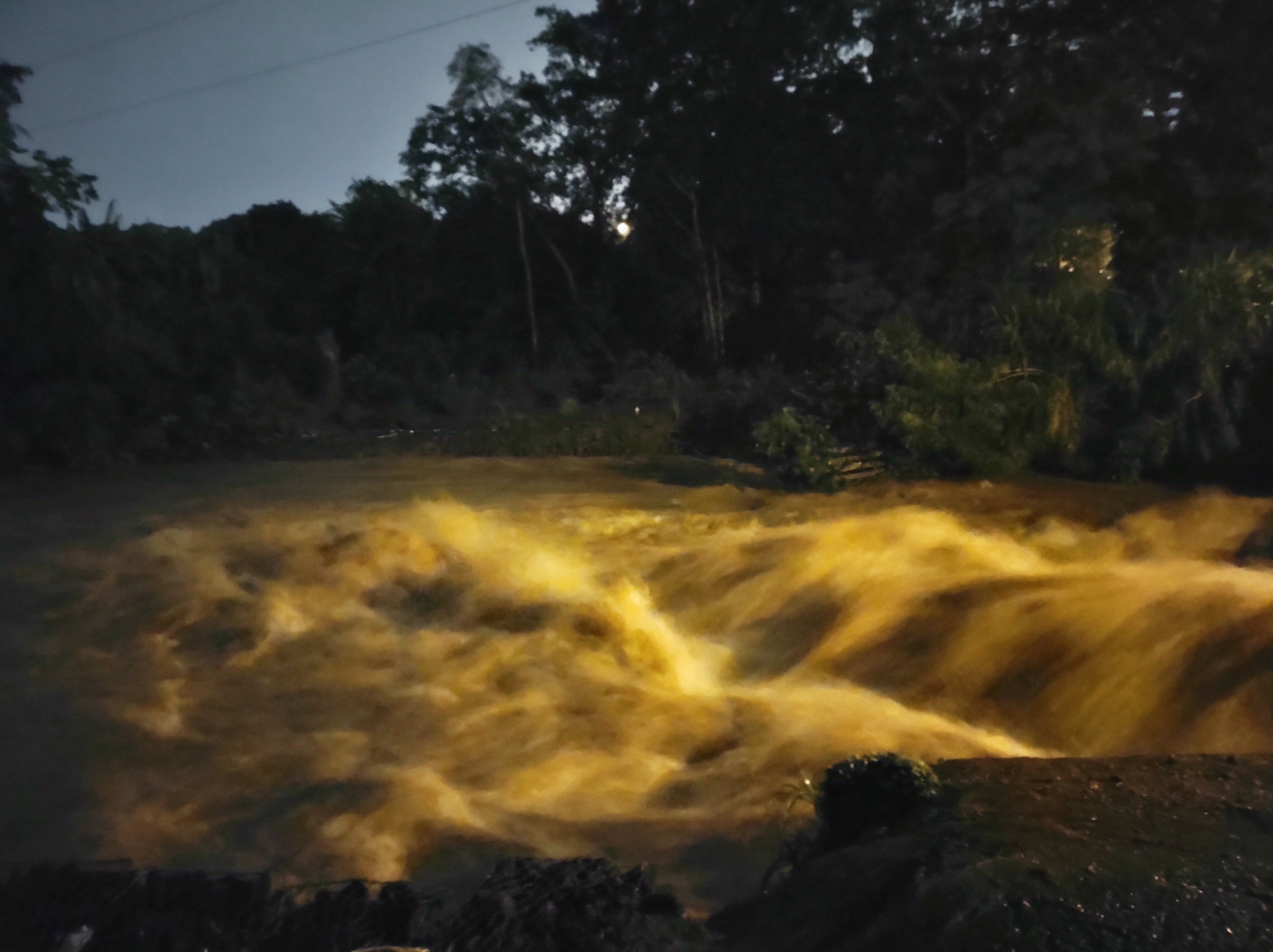 Chuva forte provoca pontos de alagamentos em Araraquara