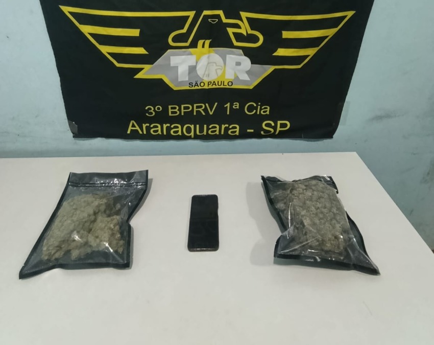 Passageira é presa pelo TOR transportando maconha em carro de aplicativo na SP-310 em Matão