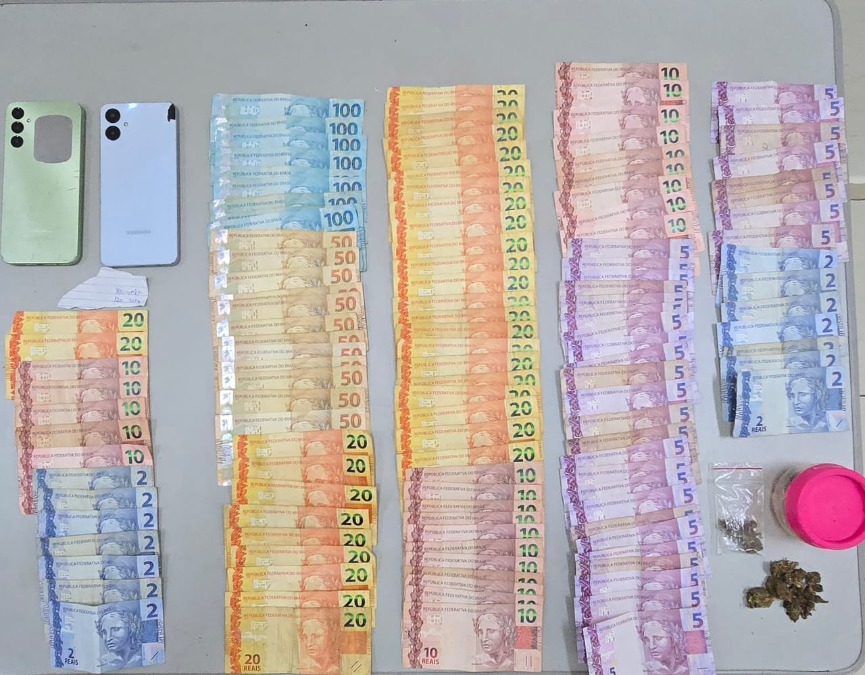 ROCAM prende procurado por tráfico com maconha e mais de R$ 2,5 mil no Parque Tropical