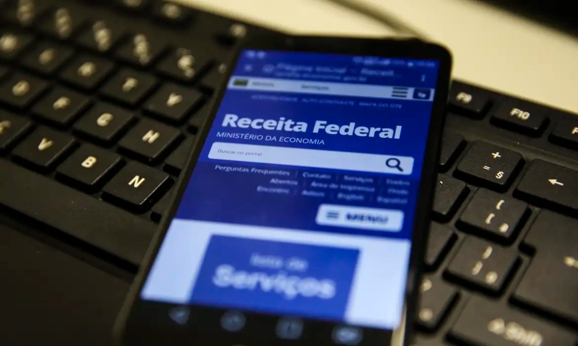 Receita libera novo lote de restituição do IR; veja quando e se vai receber
