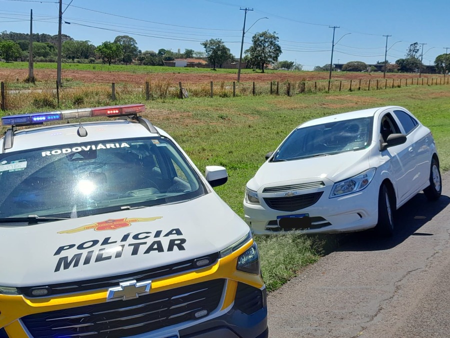 Polícia Rodoviária prende motorista com carro furtado e placas adulteradas na SP-310 em Araraquara