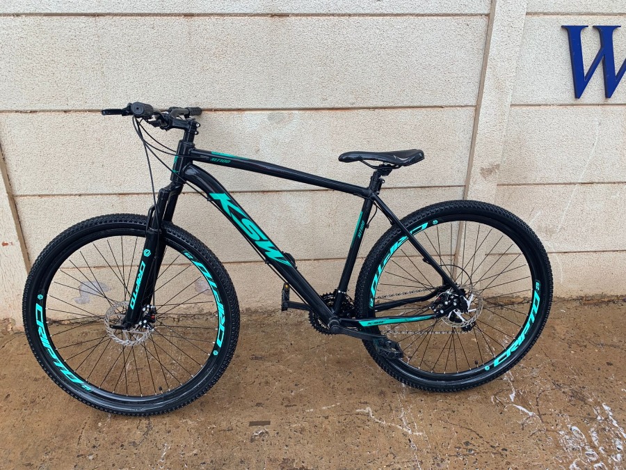 Ladrão tenta despistar PM pulando muros, volta pra casa e acaba preso com bicicleta furtada na Vila do Servidor