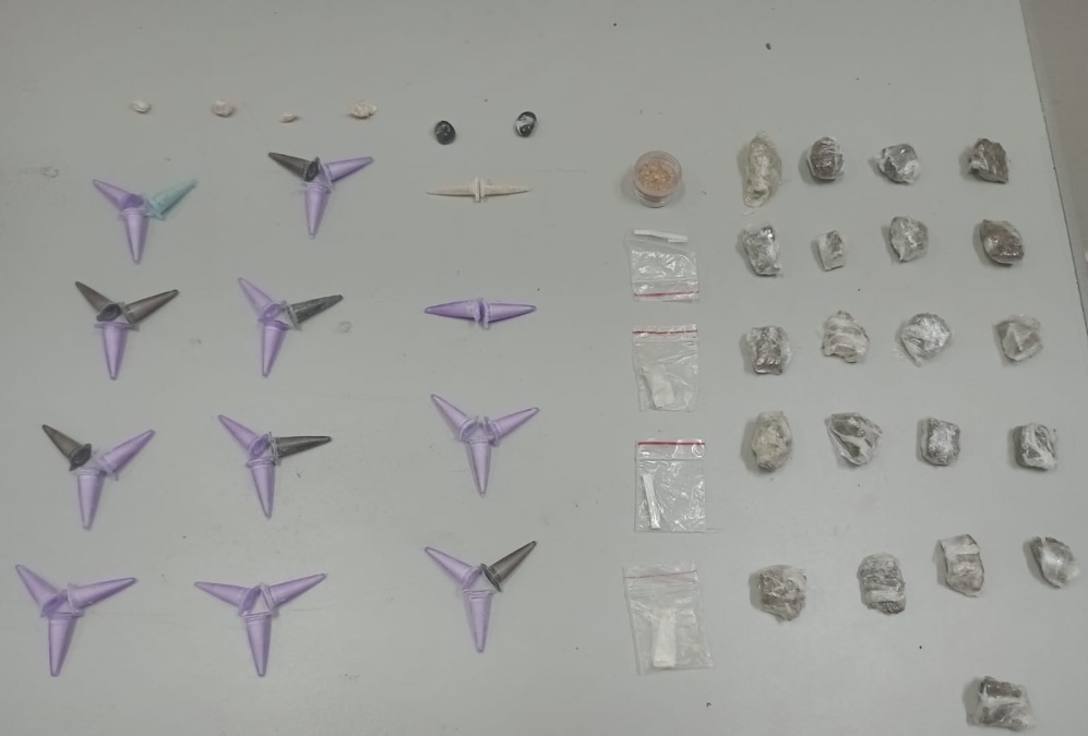Menor foge da GCM, pula muros e telhados de casas e acaba apreendido com drogas no Valle Verde