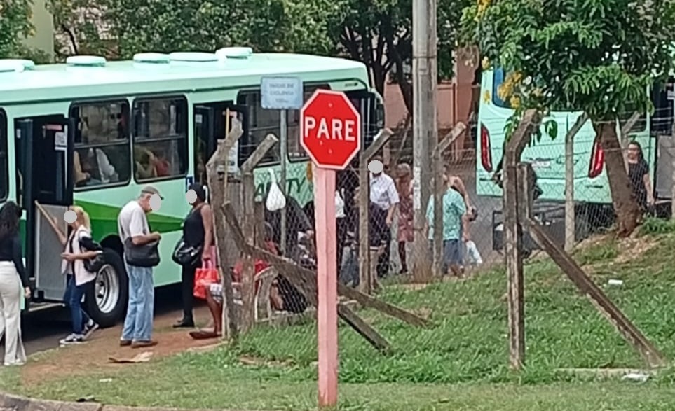 Morador denuncia barulho, quebras e más condições em transporte coletivo de Araraquara