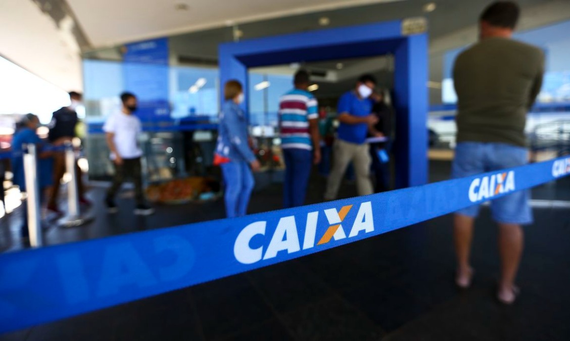 Caixa lança concurso com 184 vagas e salários de até R$ 16,4 mil