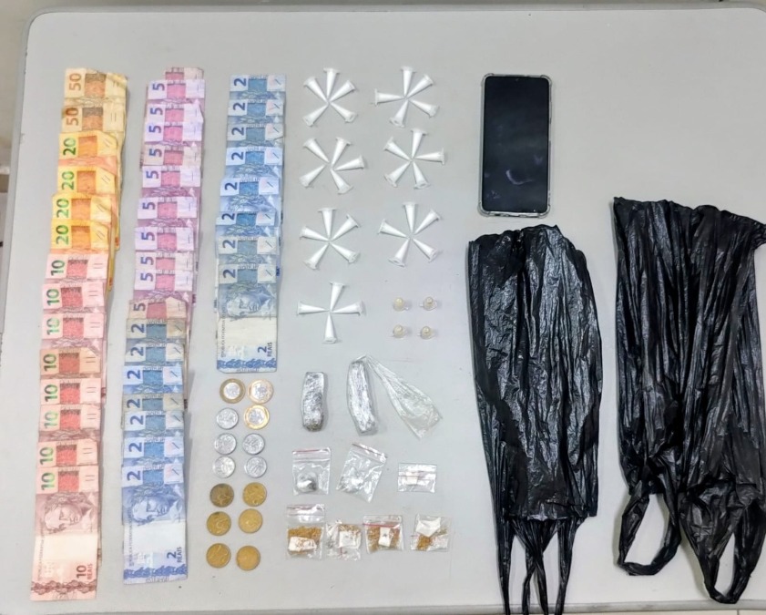 Adolescente é detido pela PM com cocaína, crack, maconha e haxixe no Jardim Paraíso