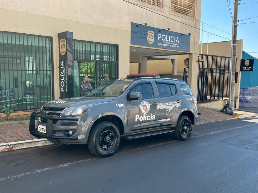 Homem condenado a 12 anos por tráfico é preso pelo BAEP/Canil após perseguição no Jardim Indaiá