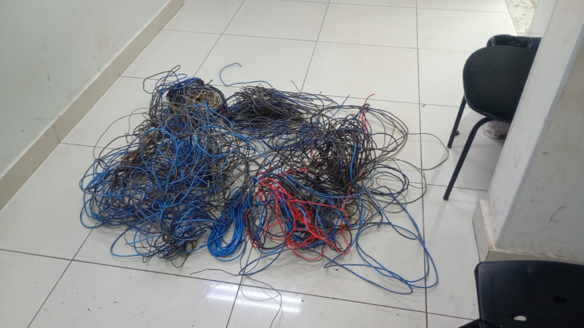 GCM flagra e prende ladrão furtando fiação de unidade de saúde no Selmi Dei