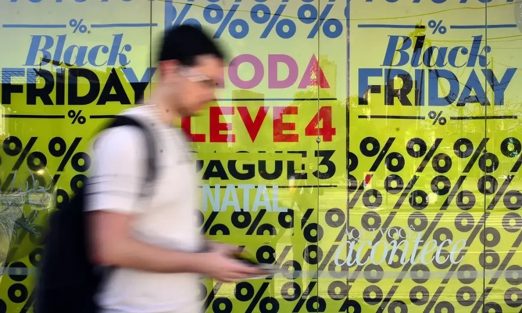 Lojas de Araraquara estendem horário na Black Friday; saiba como vai funcionar