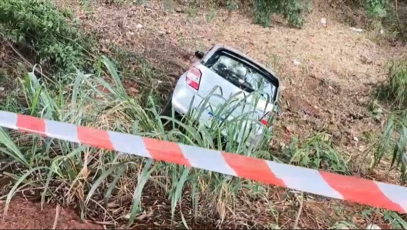 Motorista perde controle, cai em vala e fica ferido ás margens de córrego entre o Jardim Cambuy e Santa Angelina