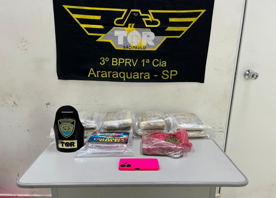 Mulher é presa pelo TOR transportando 10 kg de maconha na SP-310 em Araraquara