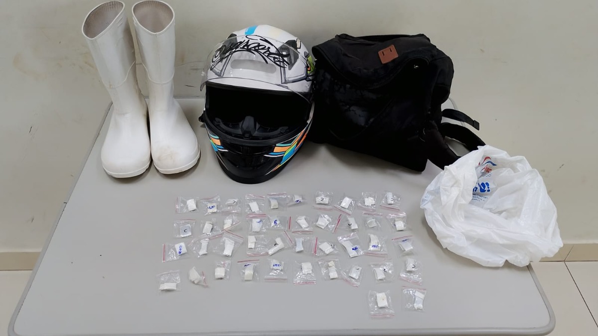 Auxiliar de cozinha é preso pela PM com drogas e dinheiro no Centro de Araraquara
