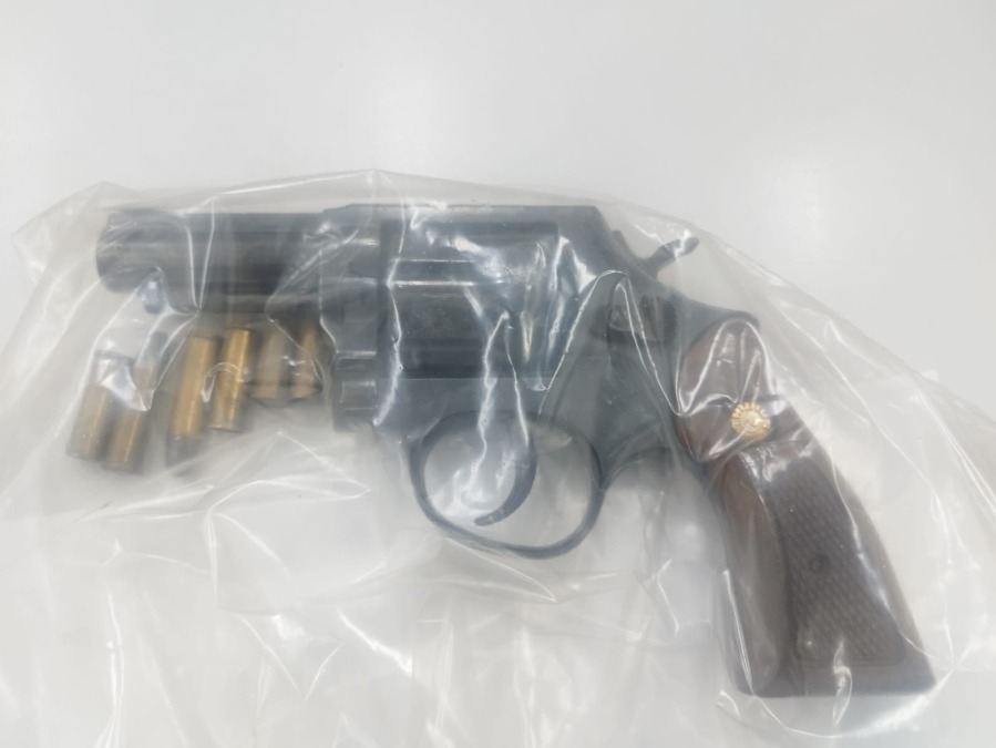 Policial penal aposentado é preso pela PM após atirar e agredir enteado na Chácara Flora