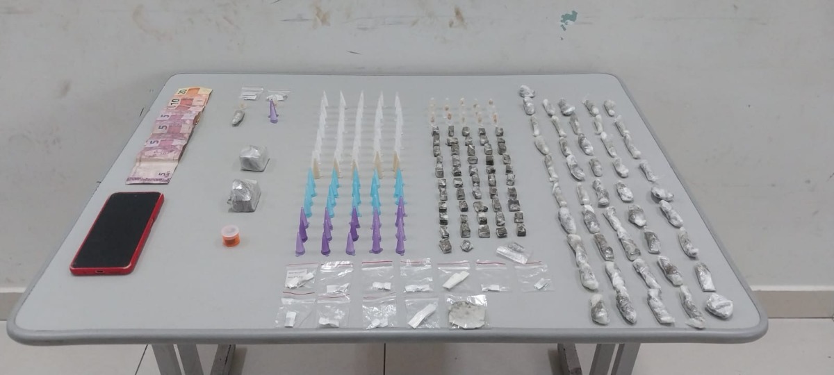 Homem é preso pela PM com cocaína, maconha, crack e dinheiro no Jardim São Rafael ll