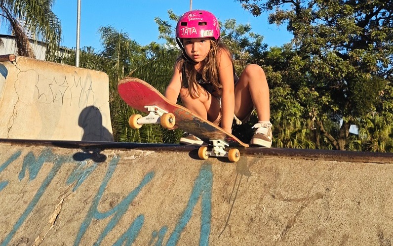 Postagem de skatista mirim denuncia abandono da pista da AFE em Araraquara