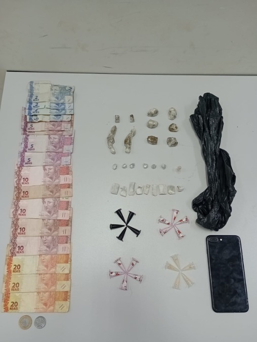Jovem é preso pela GCM com drogas e dinheiro em ponto conhecido de tráfico no Jardim São Rafael ll