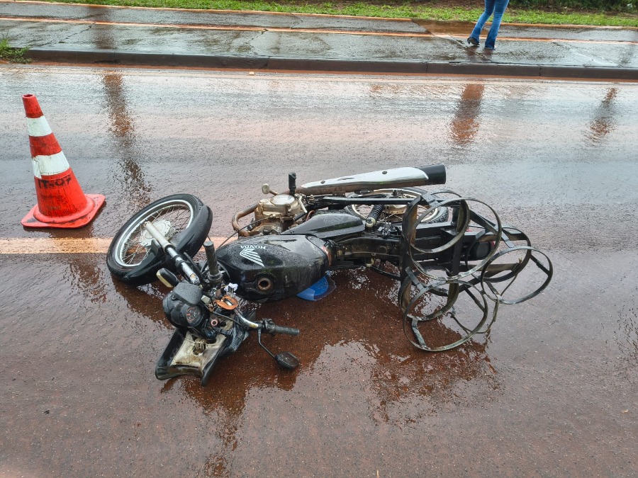 Motociclista morre após colidir em traseira de caminhão na via de acesso Abdo Najm em Araraquara