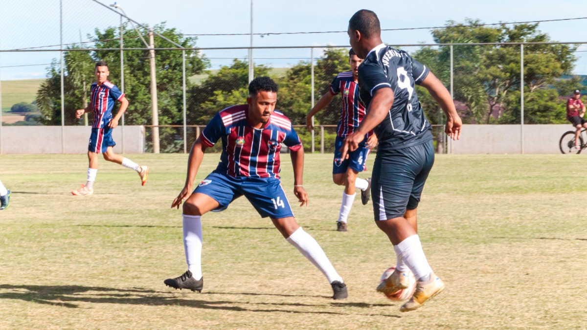 Campeonato Amador de Gavião Peixoto começa com goleada e arquibancada cheia