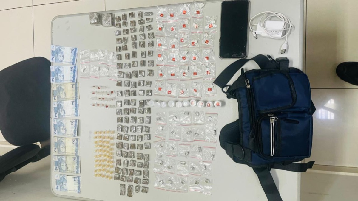 Adolescente é detido pela PM com grande quantidade de drogas no Valle Verde