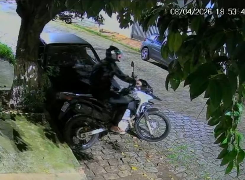 VÍDEO: Ladrão é flagrado furtando moto de irmão da deputada Thainara Faria no Centro de Araraquara