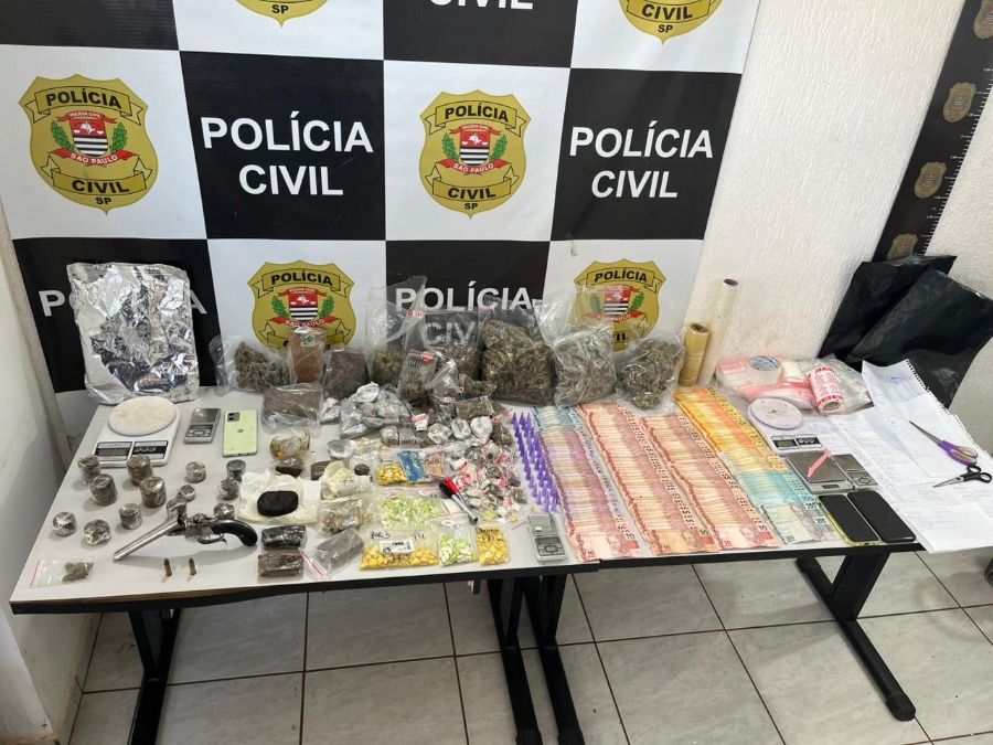 VÍDEO: DIG prende pintor e amiga com arsenal de drogas e arma de fogo no Jardim Paraíso